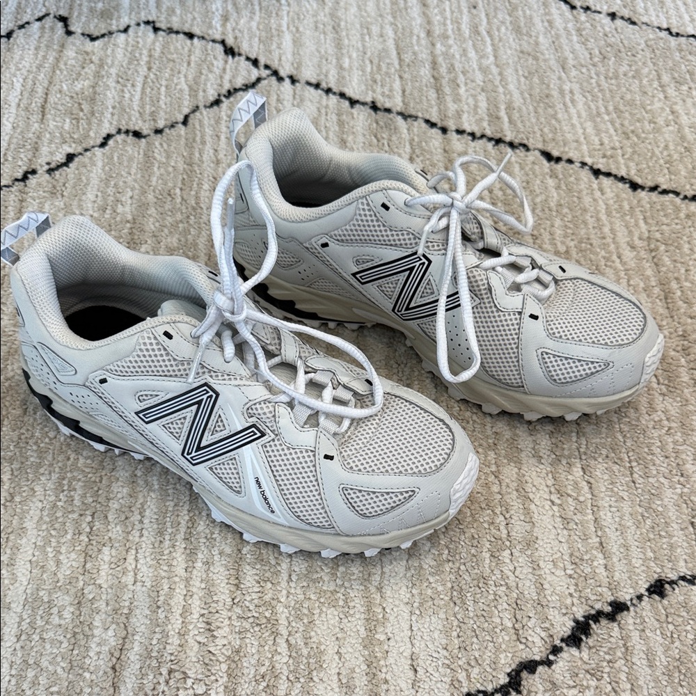 New Balance White/Beige Trail Running Sneakers